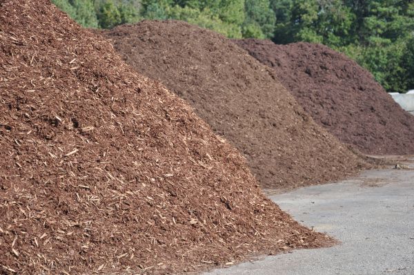 Brown Mulch Delivery in Traverse City