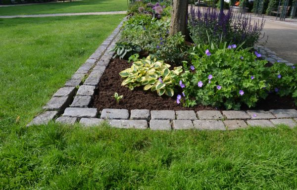 Flower Bed Mulching in Traverse City